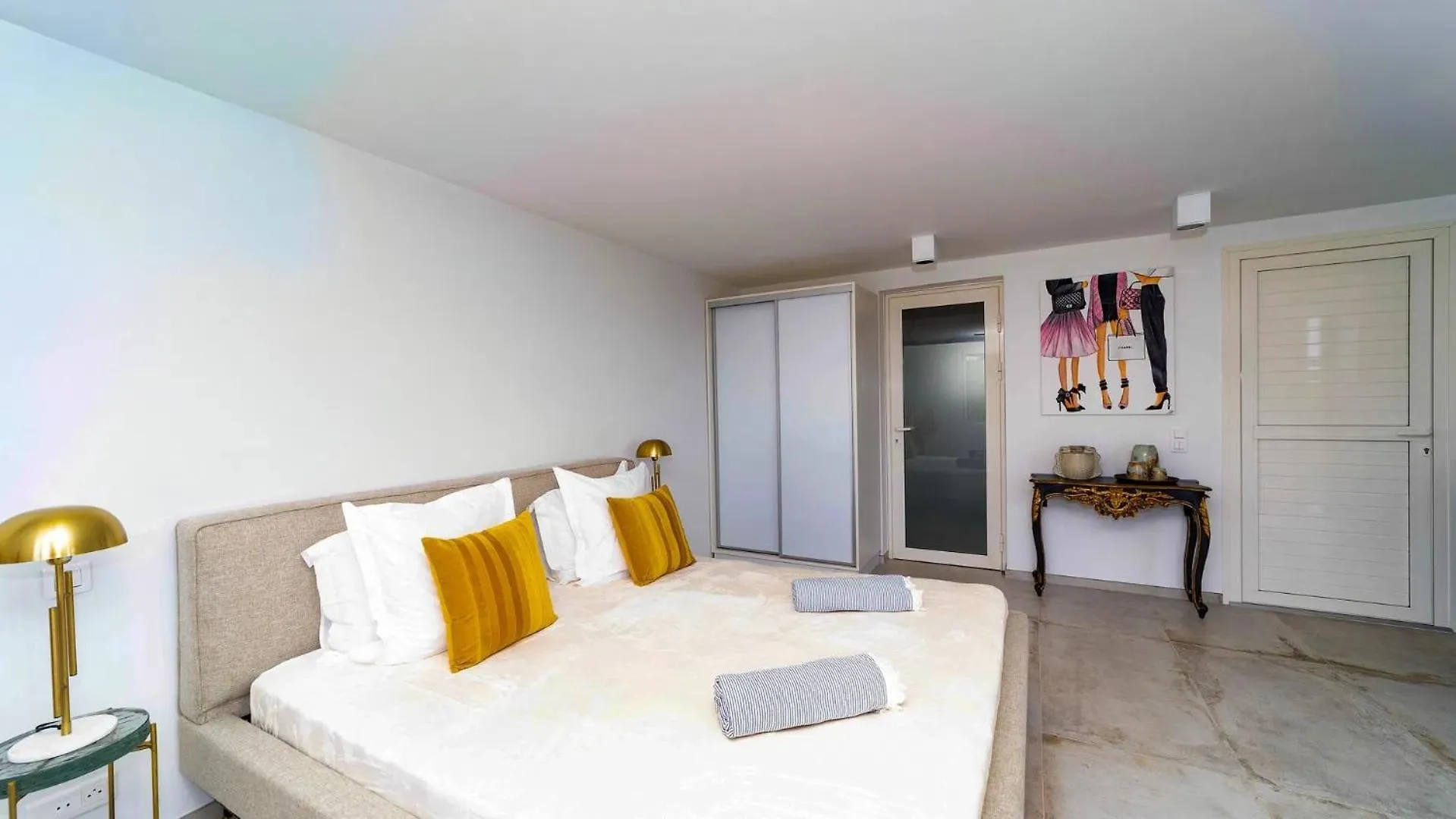 Superb Sea Views Villa with Amazing Amenities Γουσταβία
