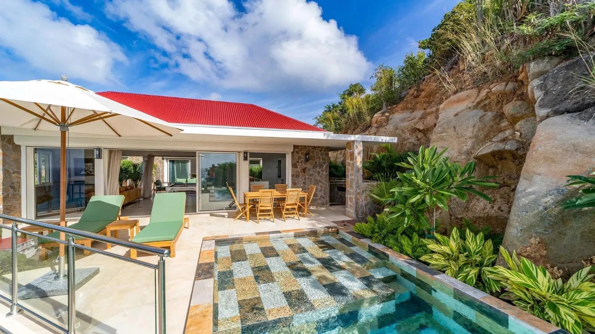 Superb Sea Views Villa with Amazing Amenities Γουσταβία